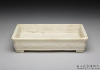 图片[2]-Rectangular planter with dragon and bat motifs, white stone, Qing dynasty (1644-1911)-China Archive